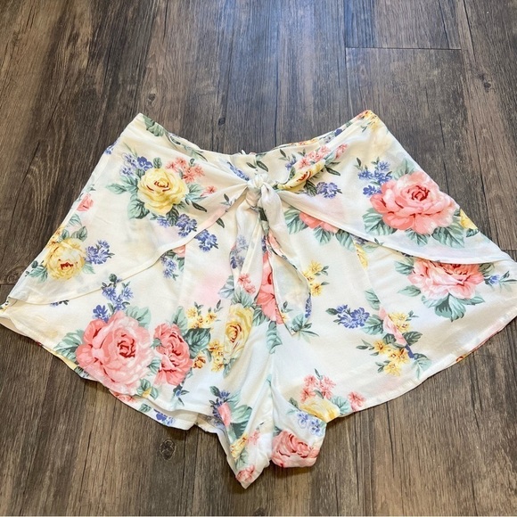 Forever 21 Floral Front Tied Up High Waist Shorts With Back Zipper Size S - Picture 3 of 11